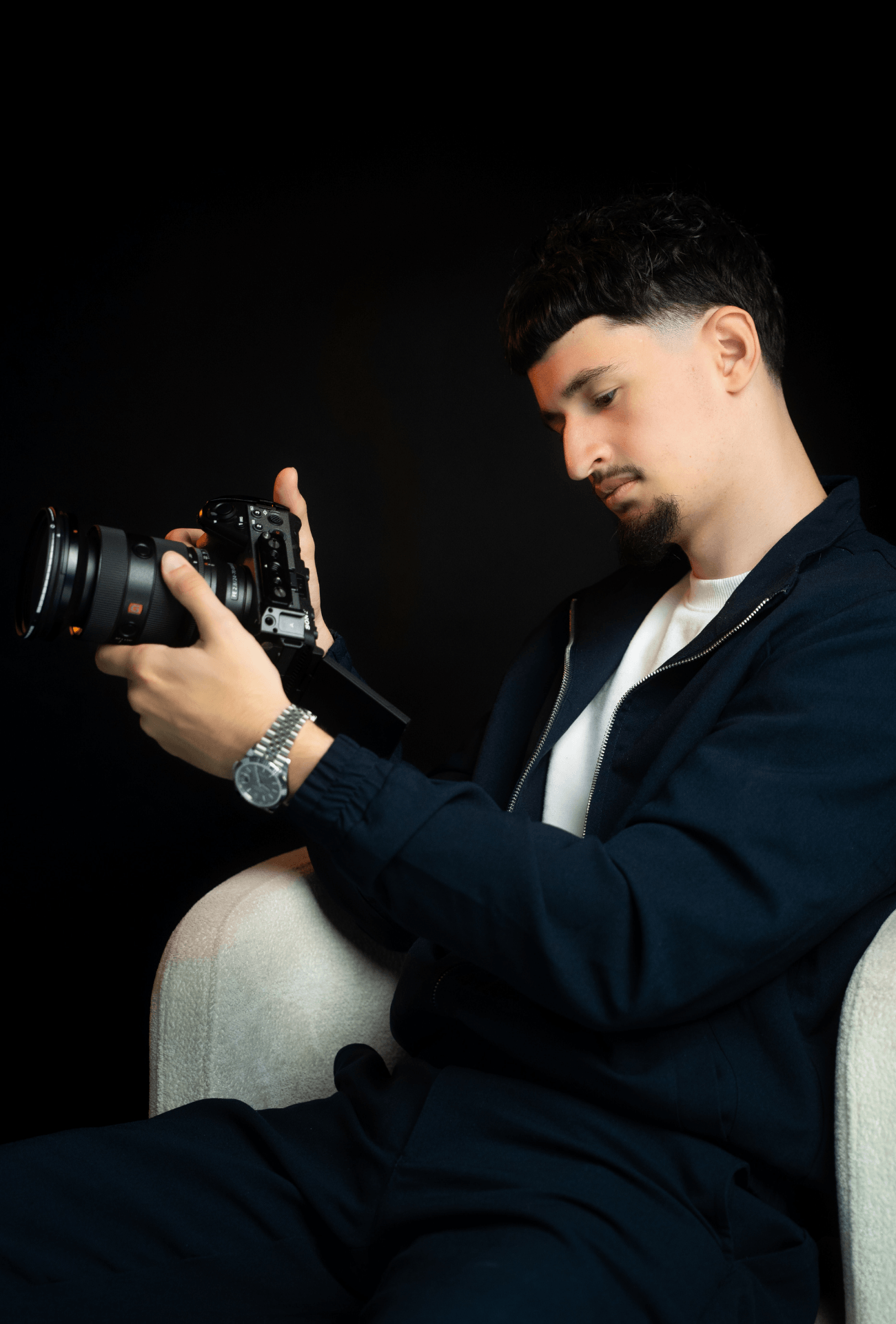 Rejan van Careerguys maakt content met een professionele camera